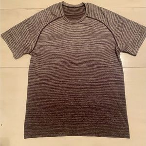 Metal Vent Short Sleeve Tee Size Medium